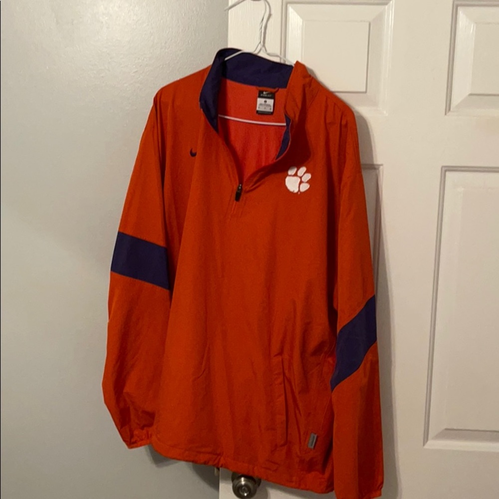 Nike wind breaker